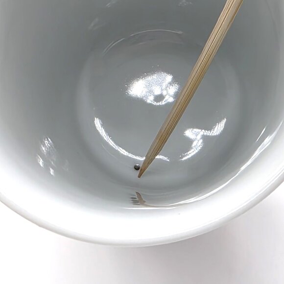 2013 Holiday STARBUCKS Set of 2 Snowflake Christmas Coffee Red Gold Mug 12 oz. - Picture 9 of 9